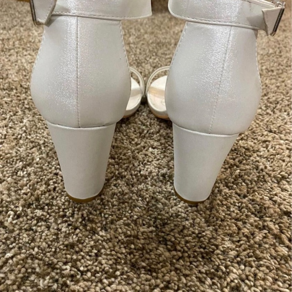 Bridal Shoes Size 9 - Picture 3 of 5